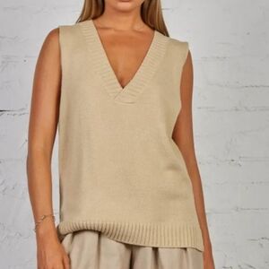 Sleeveless V-Neck Knit Sweater Vest - Cream
